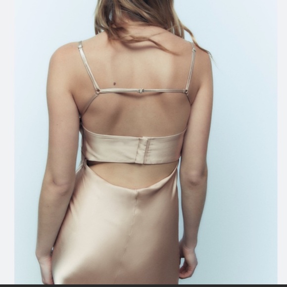 COPY - Satin effect cutout dress taupe grey - Picture 5 of 15